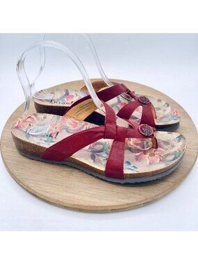 Think Sandals Womens 7.5 38 Red Leather Slip On Comfort Flats Toe Loop